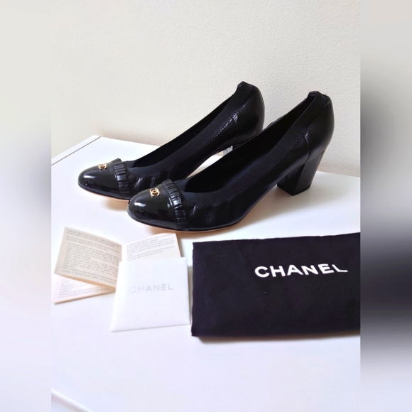 CHANEL Black Leather Interlocking C Stretch Escarpin Pump Size 7 - Picture 6 of 6